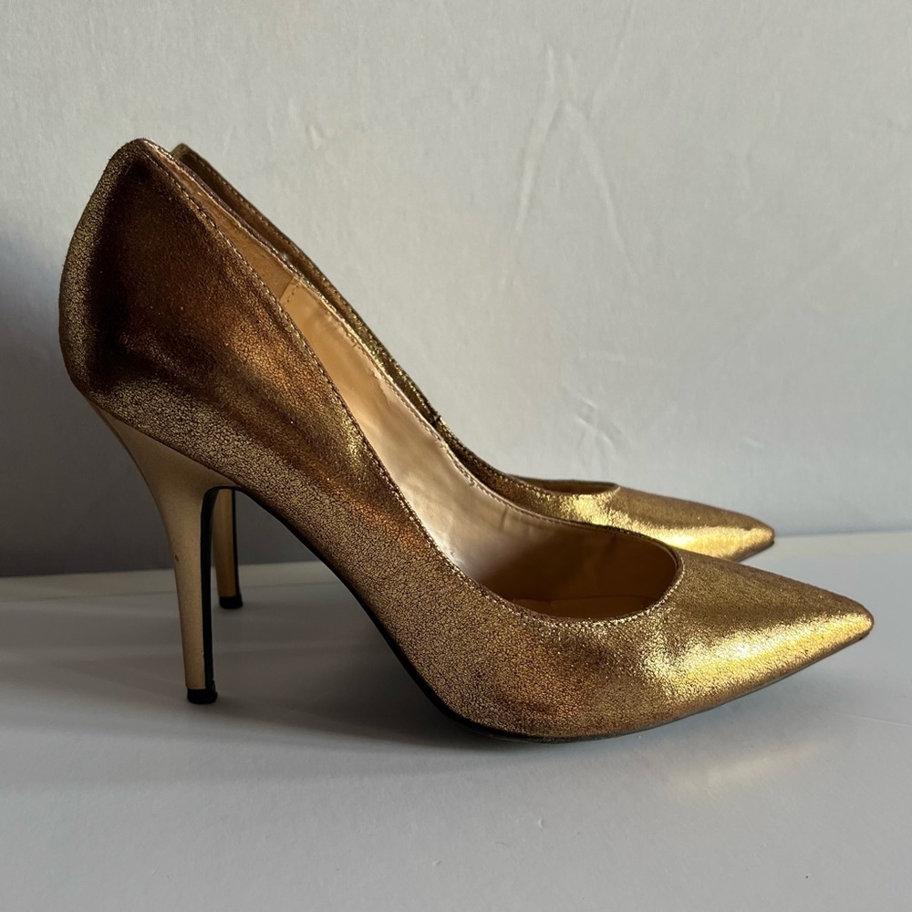 Vintage GUESS Gold Pointed Toe Stiletto